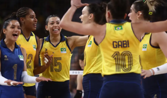 Brasil vence República Dominicana e vai à semifinal no vôlei feminino(Foto: Luiza Moraes/COB)