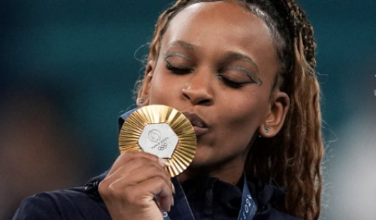 Rebeca é ouro no solo e vira maior medalhista olímpica do Brasil(Foto: Reproduo/Redes Sociais)